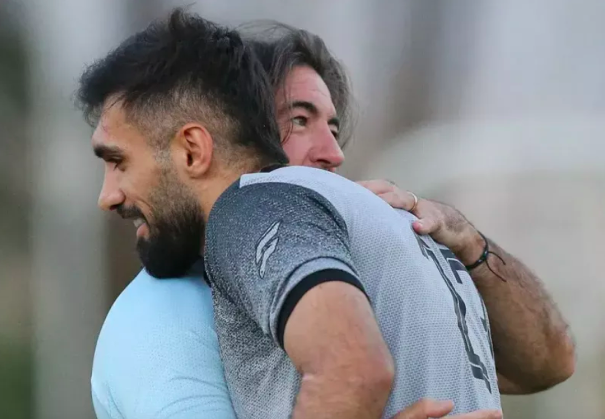 مدیران استقلال با کسب رضایت شفاهی ساپینتو، تلاش می‌کنند در ساعات پایانی نقل‌وانتقالات عارف آقاسی را پس از آشتی به تیم بازگردانند.