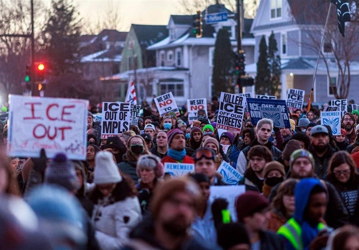 بحران در آمریکا پس از تیراندازی مرگبار ماموران | مینیاپولیس در آتش خشم معترضان + فیلم (۴ بهمن ۱۴۰۴)
