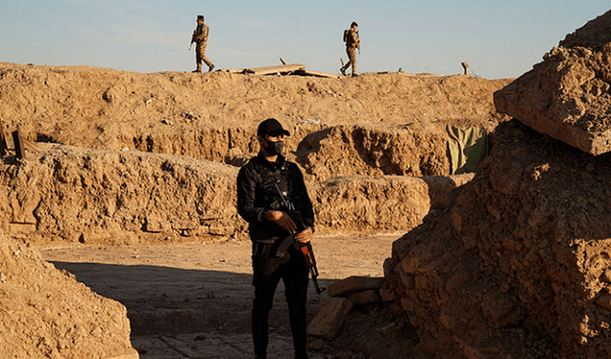 دو مسئول امنیتی عراقی امروز شنبه اعلام کردند که مرحله دوم انتقال صد‌ها تروریست زندانی داعشی از سوریه به عراق آغاز شده است.