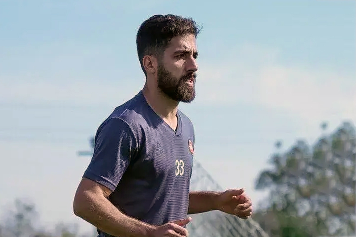 فرجی در تراکتور ماندنی شد