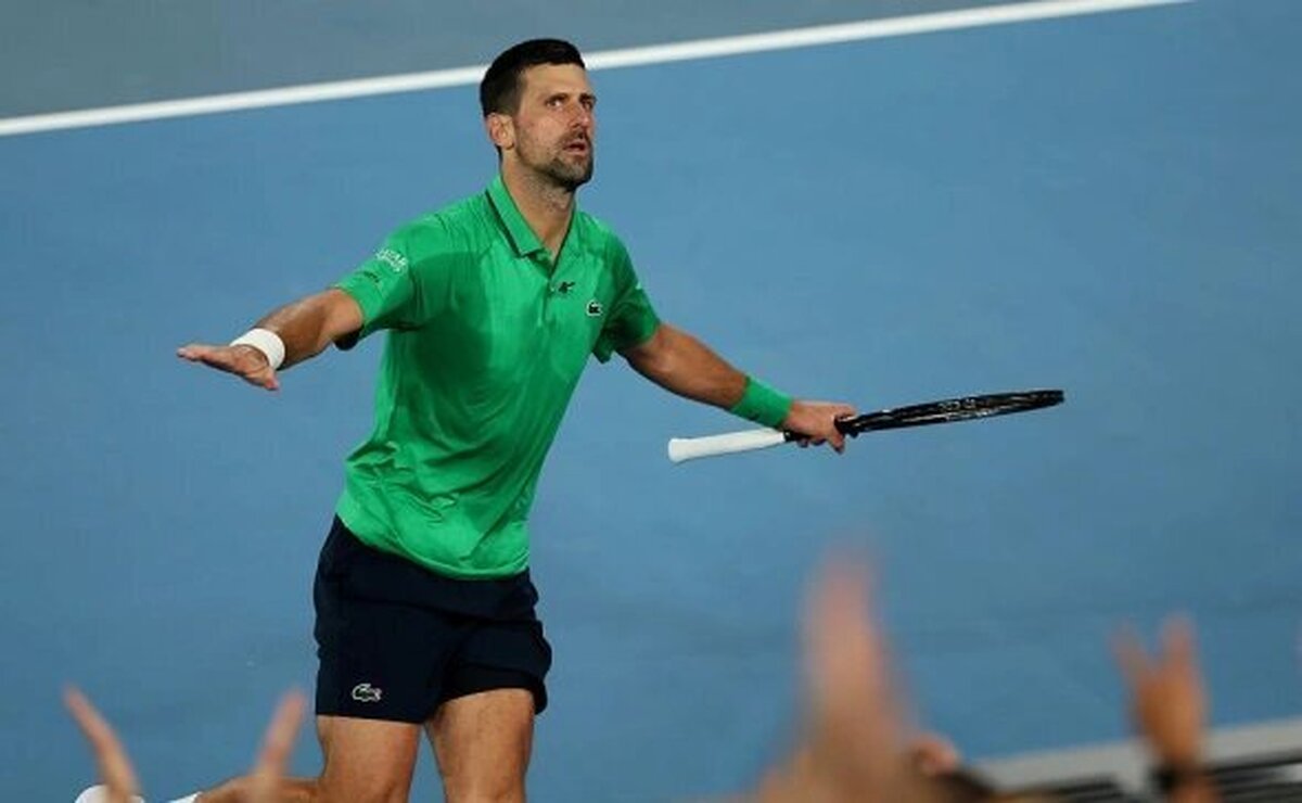 نواک جوکوویچ به دلیل مصدومیت منشیک بدون بازی به مرحله یک چهارم نهایی مسابقات آزاد استرالیا رسید.