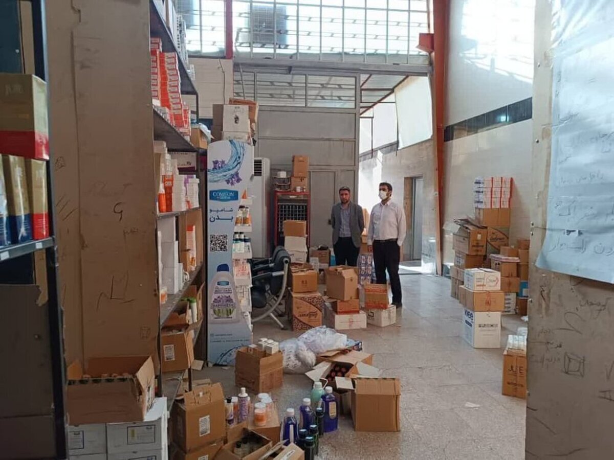 رئیس پلیس امنیت اقتصادی تهران بزرگ از کشف حدود ۲۵۰ هزار قلم تجهیزات پزشکی قاچاق به ارزش ۴۸ میلیارد ریال خبر داد و اعلام کرد این اقلام با اسناد جعلی در یک شرکت دپو شده بود.