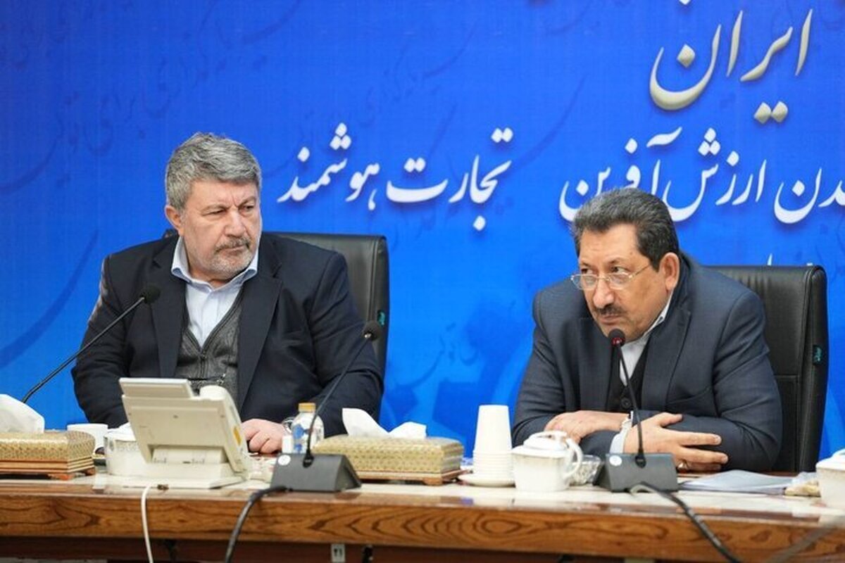 وزیر صنعت، معدن و تجارت اختصاص ۷۰۰ همت برای حمایت از صنایع کوچک و متوسط و تامین سرمایه در گردش برای کاهش فشار اصلاح نرخ ارز و تداوم تولید را مهم ارزیابی کرد.