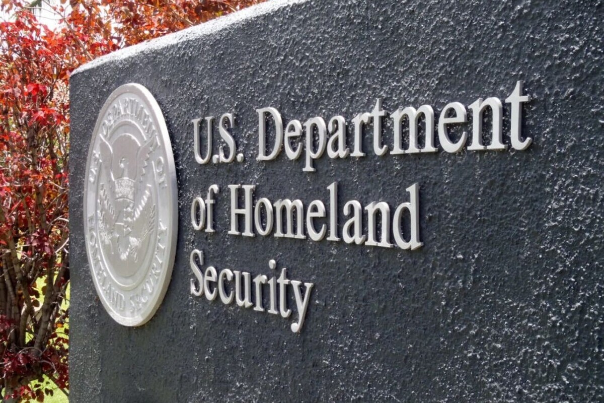 سناتورهای آمریکایی: حمله به معترضان اعتبار وزارت امنیت داخلی را به خطر انداخته است