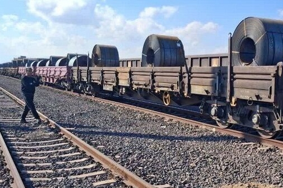 محموله ۳هزار تُنی فولاد اصفهان با قطار به افغانستان صادر شد