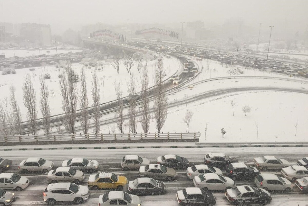 ترافیک نیمه‌سنگین در جاده‌های پرتردد کشور | گسترش انسداد محور‌ها به‌دلیل شرایط زمستانی (۷ بهمن ۱۴۰۴)