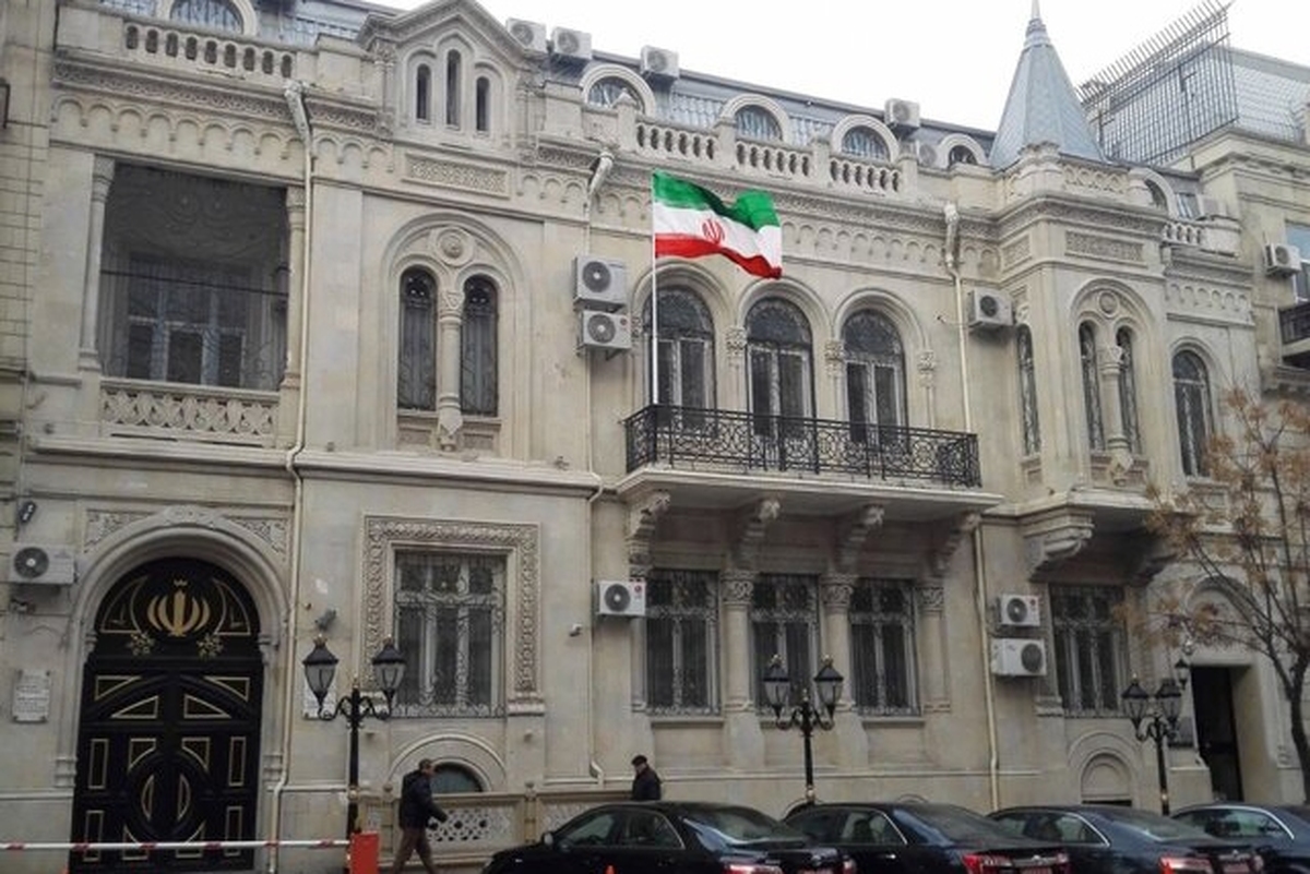 سفارت جمهوری اسلامی ایران در جمهوری آذربایجان تأکید کرد: اقدامات مداخله‌جویانه رژیم صهیونیستی با هدف تخریب روابط ایران و جمهوری آذربایجان و ایجاد تنش و بی ثباتی در منطقه صورت می‌گیرد.