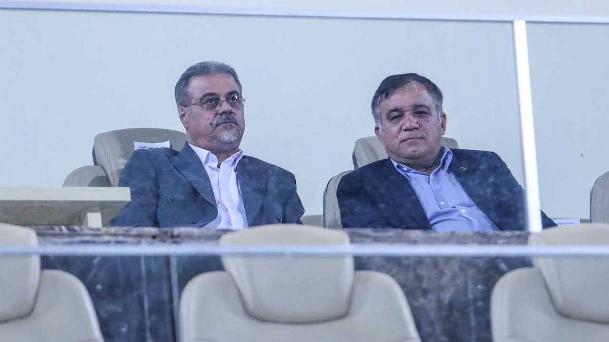 تاجرنیا در رختکن استقلال گرد و خاک کرد؟