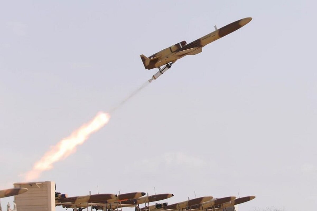 یک هزار فروند پهپاد راهبردی به دستور امیر سرلشکر «امیرحاتمی» فرمانده کل ارتش جمهوری اسلامی ایران، به سازمان رزم نیرو‌های چهارگانه ارتش ملحق شد.