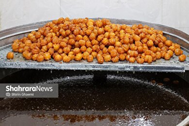 گزارش تصویری | کارگاه پخت زولبیا و بامیه در ماه مبارک رمضان