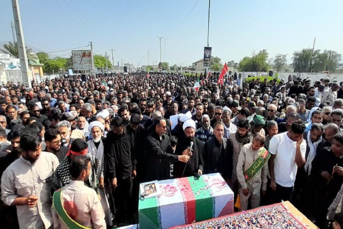 تشییع پیکر مطهر ۷ شهید حمله تروریستی آمریکایی - صهیونی در رودان هرمزگان