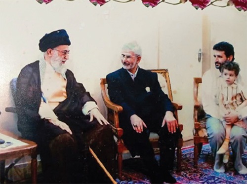 خاطرات خانواده شهدای مشهدی از روزی که میزبان رهبر شهیدمان بودند | یاد آن میهمان عزیز