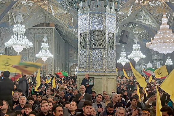 مهاجران افغانستانی ساکن مشهد در سوگ قائد امت در حرم مطهر رضوی عزاداری کردند + فیلم