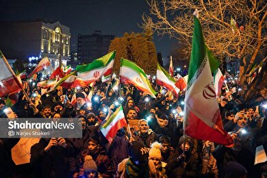 گزارش تصویری | حضور پرشور مردم مشهد در اجتماع خودجوش خونخواهی امام شهید امت در بلوار الهیه و میدان ولیعصر