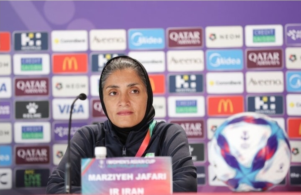 سرمربی تیم ملی فوتبال بانوان بابت هر دو شکست، از مردم ایران عذرخواهی کرد