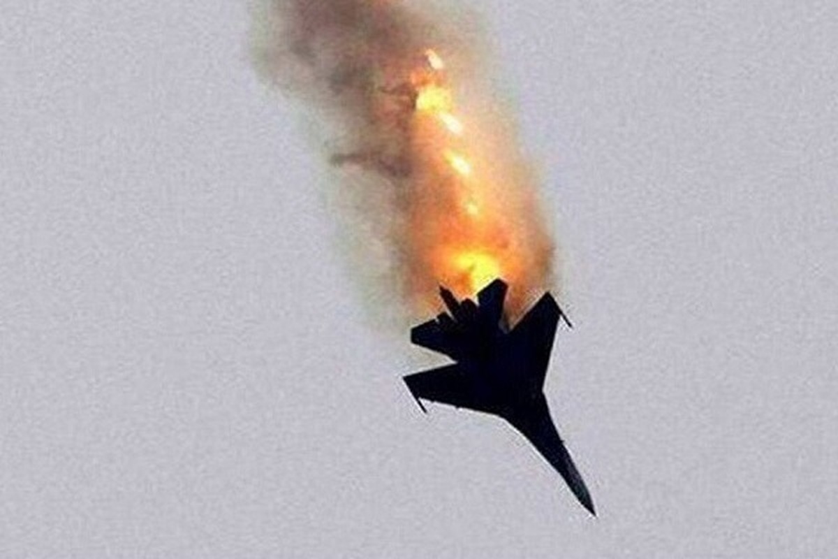 سقوط یک جنگنده اف ۱۵ آمریکا در کویت (۱۵ اسفند ۱۴۰۴) + فیلم