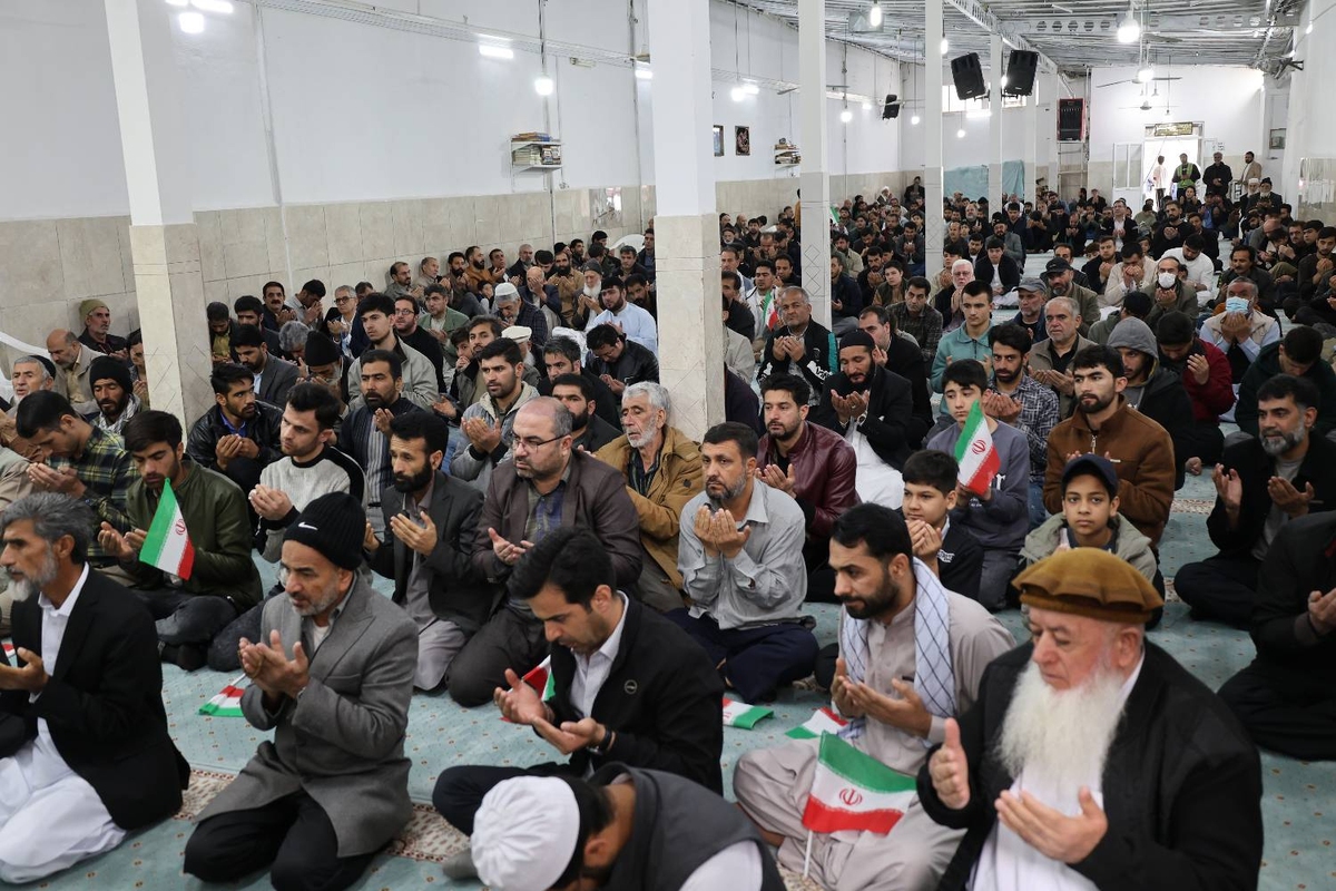 نمازگزاران اهل سنت افغانستانی یاد و خاطره رهبر شهید انقلاب اسلامی را گرامی داشتند + فیلم