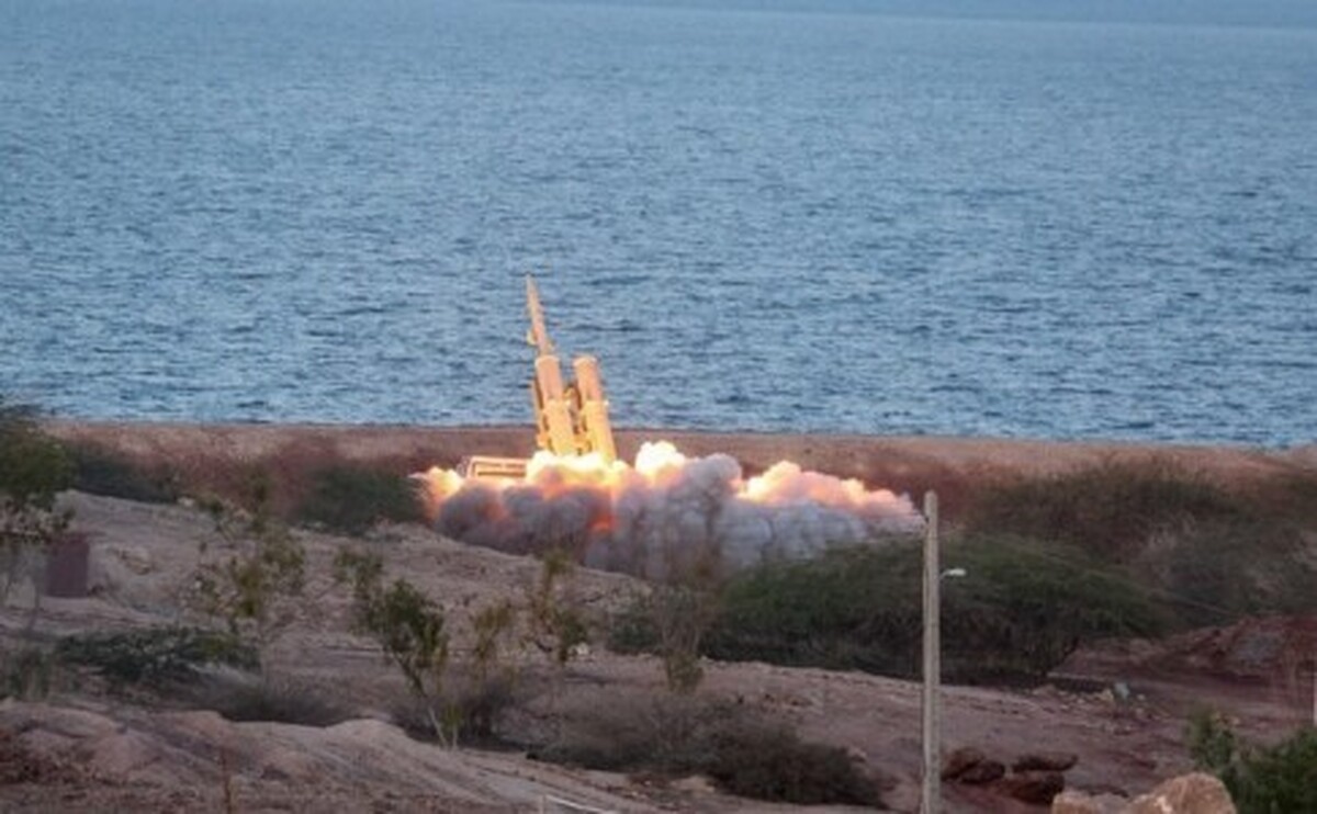 حمله موشکی نیروی دریایی ارتش به ناو هواپیمابر آبراهام لینکلن + فیلم (۱۵ اسفند ۱۴۰۴)
