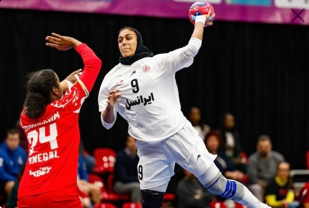 بازیکن تیم ملی هندبال بانوان ایران: یک وجب از خاک کشور را به بیگانه نمی‌دهیم