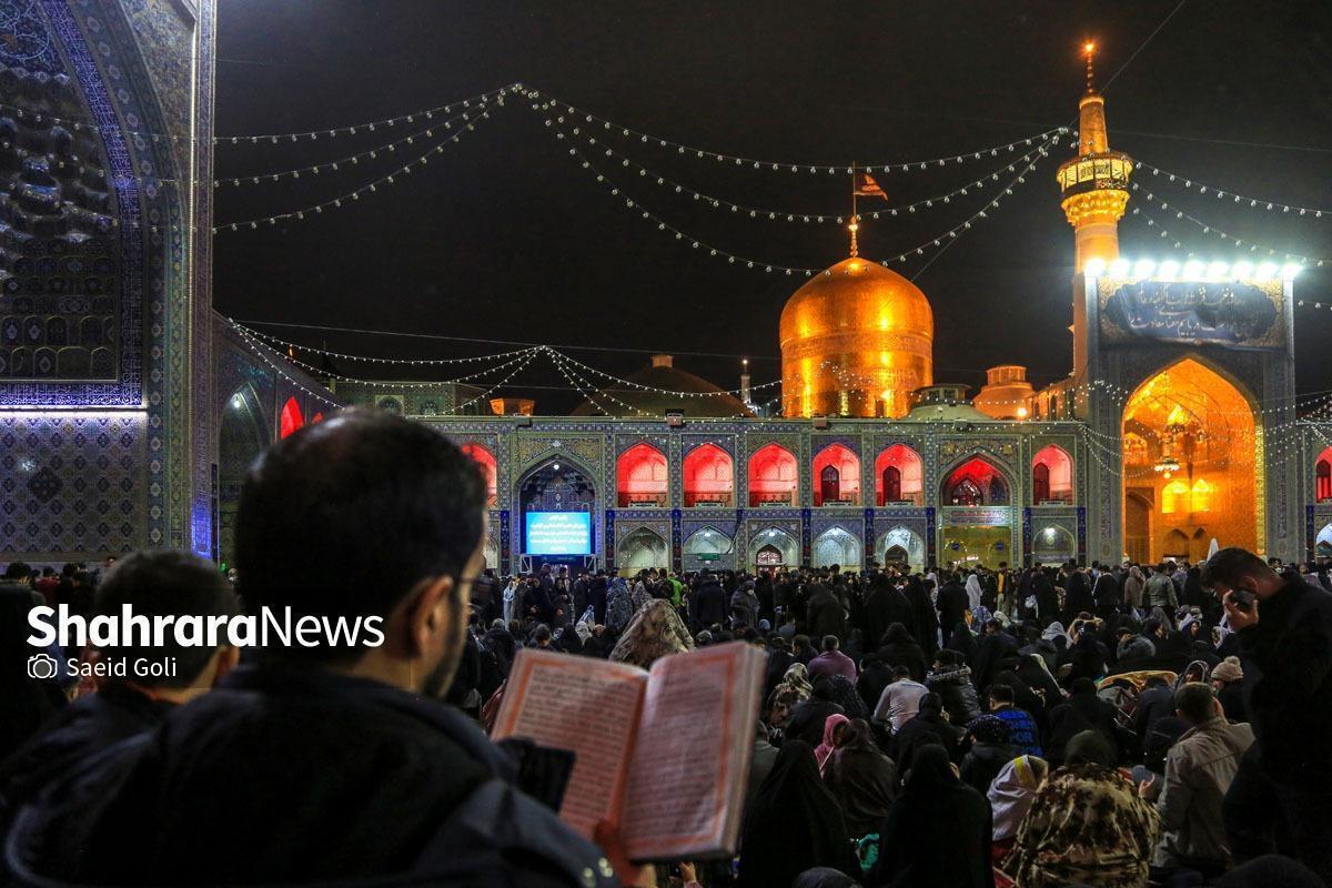 ویدئو| روایتی دیدنی از خدمت دختر رهبر شهیدمان؛ سیده بشری حسینی خامنه‌ای در حرم مطهر امام رضا(ع)