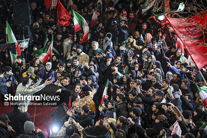 گزارش تصویری | حضور پرشور مردم در خیابان های مشهد و بیعت با سومین رهبر انقلاب اسلامی - ۲ (دوشنبه ۱۸ اسفند)