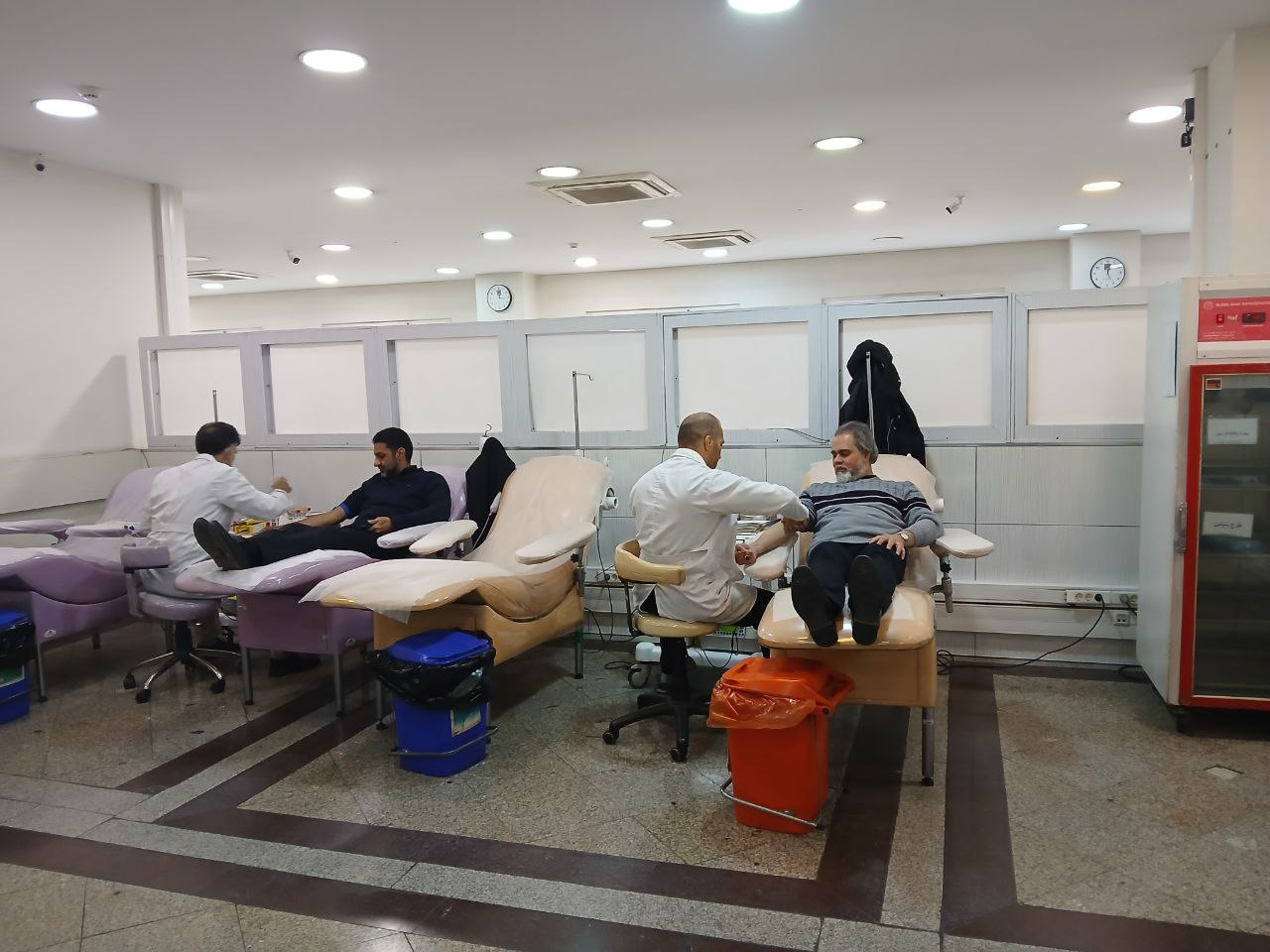 رئیس سازمان سینمایی: منزل برخی سینماگران براثر بمباران آسیب دیده است| اهدای خون توسط سینماگران + عکس