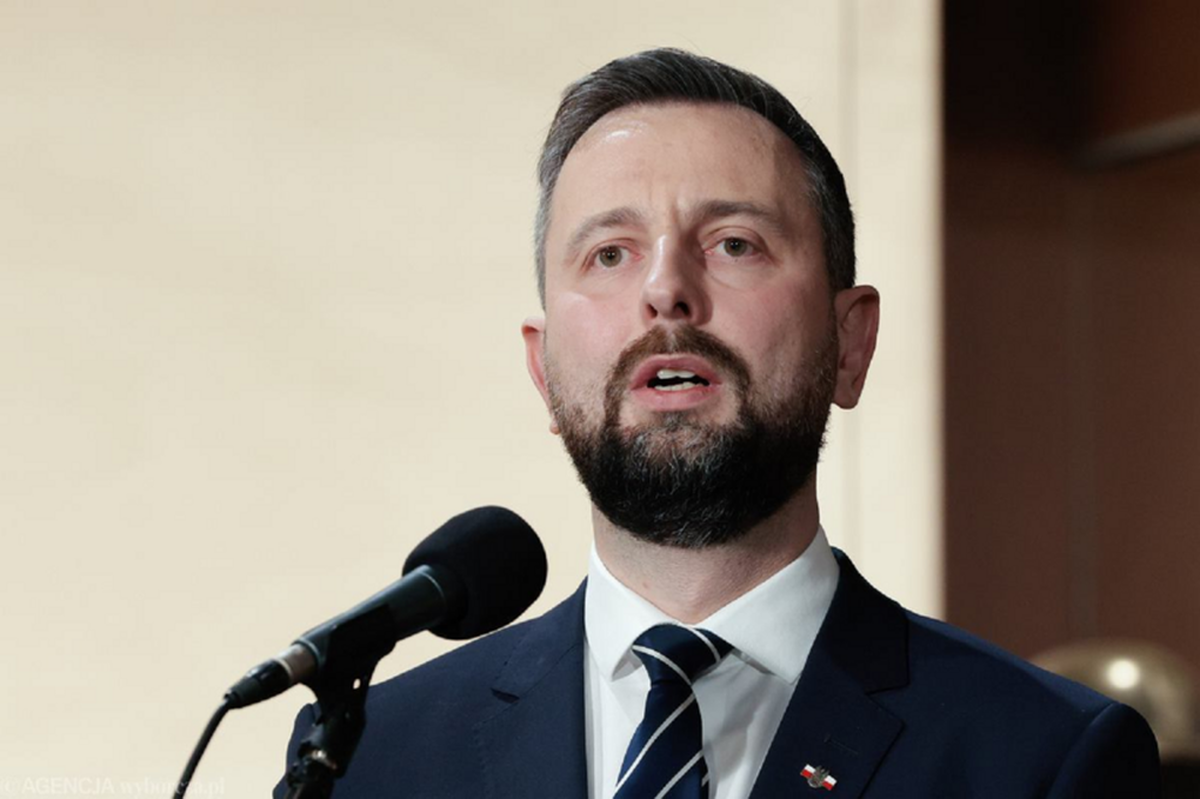 وزیر دفاع لهستان: به&zwnj;هیچ&zwnj;&zwnj;وجه به ایران نیرو اعزام نمی&zwnj;کنیم، حتی به درخواست ترامپ!