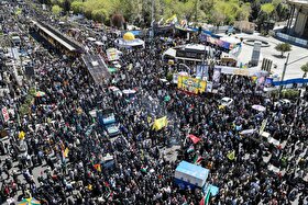 حمله هوایی دشمن به تهران و کرج | پاسخ «الله اکبر» راهپیمایان تهرانی در روز قدس به صدای انفجار در پایتخت (۲۲ اسفند ۱۴۰۴) + فیلم