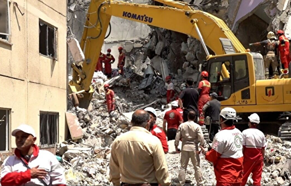 امدادرسانی به مجروحان حمله هوایی امروز رژیم اشغالگر قدس به منطقه جوادیه و بریانک تهران (۲۲ اسفند ۱۴۰۴)