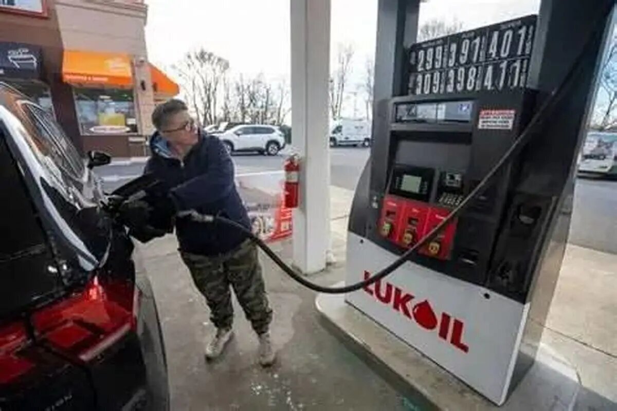 ۴۸ درصد آمریکایی‌ها ترامپ را در افزایش قیمت بنزین مقصر می‌دانند