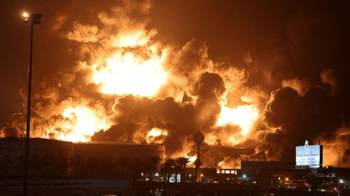 بلومبرگ: آمریکا برای مهار قیمت نفت راهی ندارد