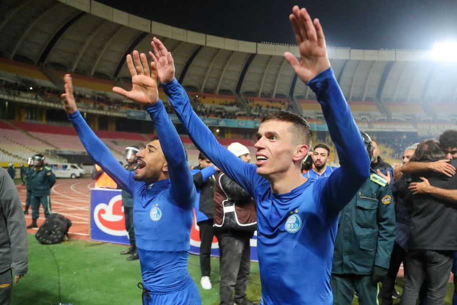 بررسی وضعیت لیگ برتر فوتبال بدون بازیکنان خارجی | پرسپولیس صلح می‌خواهد