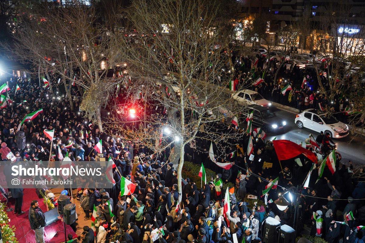 ویدئو | پانزدهمین شب حضور حماسی مردم مشهد در خیابان&zwnj;ها؛ عیدی امسال ما، انتقام خون رهبرمان است