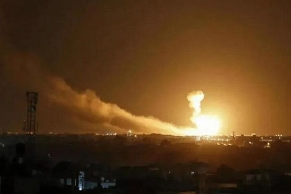 حمله به پایگاه&zwnj;های آمریکا در عربستان و دبی | باران پهپادها در منطقه نفتی الفجیره