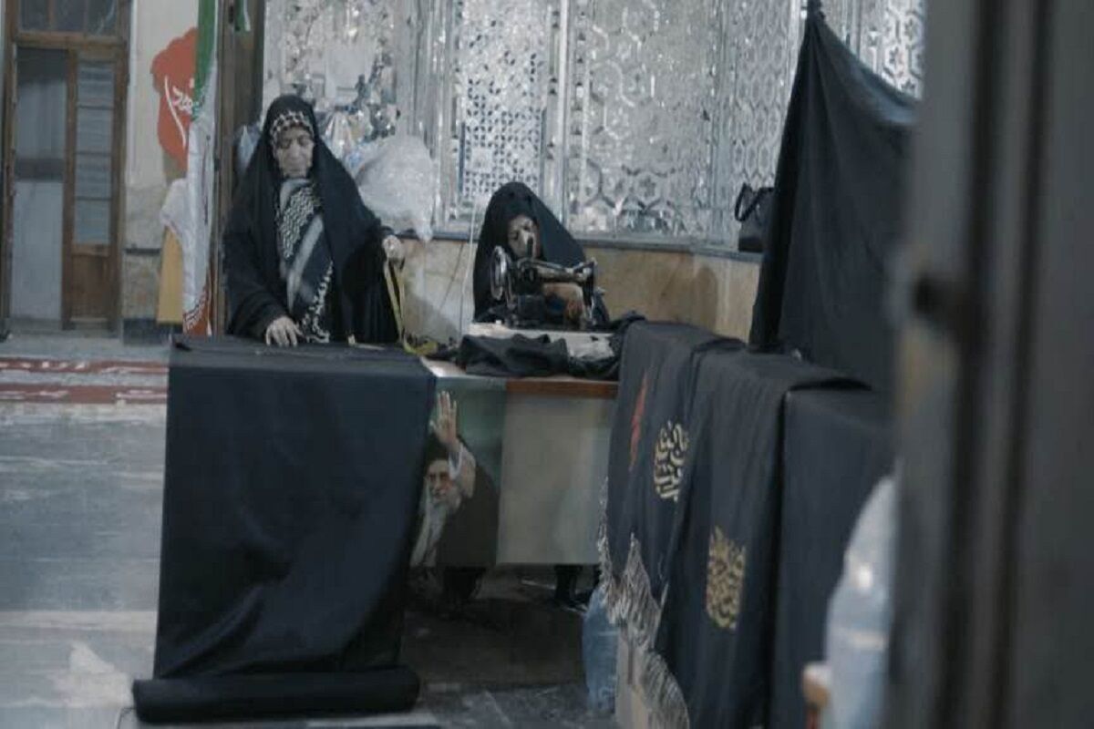 دوخت ۸ هزار پرچم توسط بانوان جهادگر خراسان جنوبی