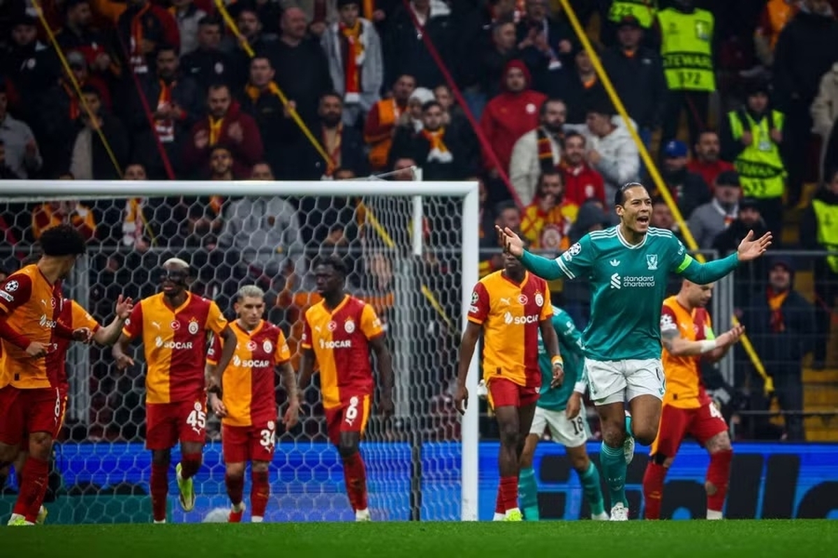 تاریخ و ساعت بازی تیم&zwnj;های لیورپول و گالاتاسرای | مچ&zwnj;اندازی سوبوسلای و اوسیمن