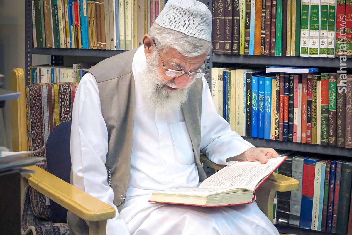 قرآن در زندگی شخصی و اجتماعی رهبر شهید حضور واقعی داشت