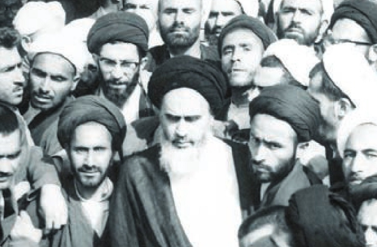 مروری بر فعالیت‌های قرآنی رهبر شهید در مشهد پیش از پیروزی نهضت انقلاب اسلامی | داستان یک انقلاب قرآنی