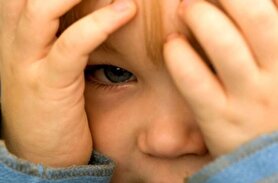 معرفی چند روش حمایتی والدین در شرایط جنگ از کودکان