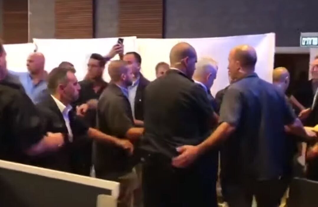 لحظه به لحظه با اخبار بیست و یکمین روز جنگ رمضان (۲۹ اسفند ۱۴۰۴) لحظه به لحظه با اخبار بیست و یکمین روز جنگ رمضان (۲۹ اسفند ۱۴۰۴)