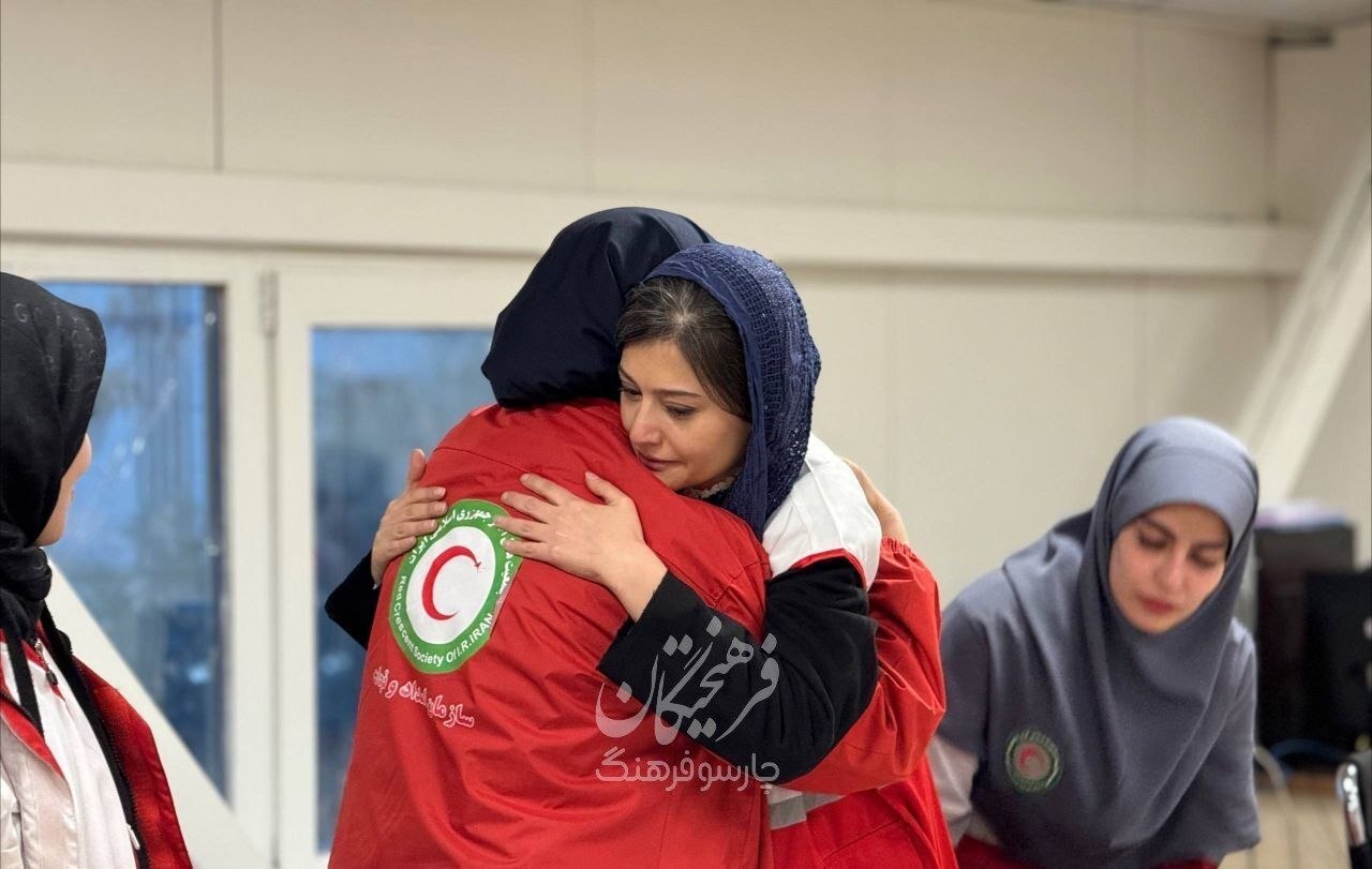 پردیس احمدیه، تحویل سال را در کنار نیروهای هلال احمر گذراند + تصاویر