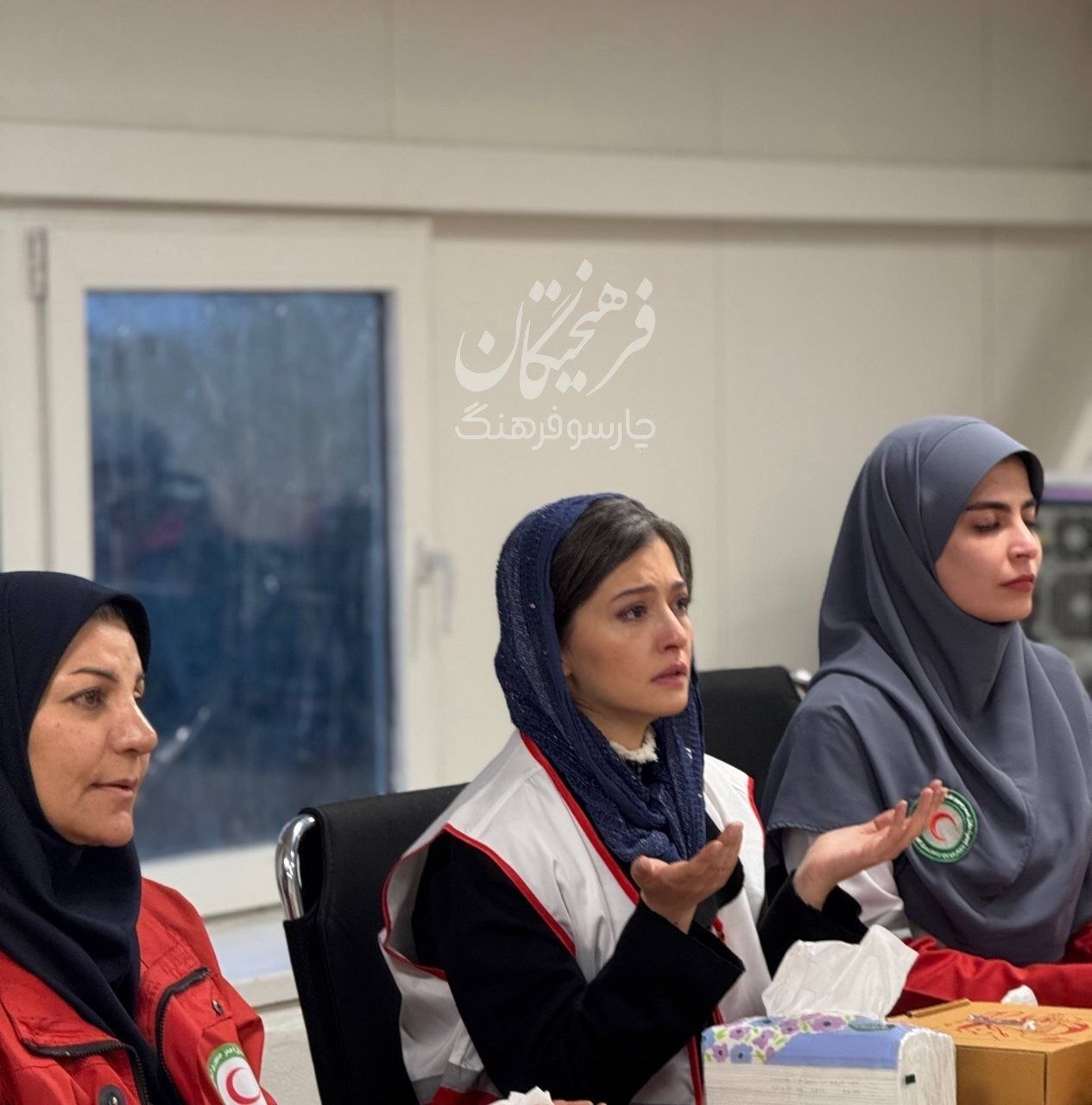 پردیس احمدیه، تحویل سال را در کنار نیروهای هلال احمر گذراند + تصاویر