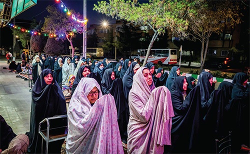 چند خرده روایت از حس وحال سفره های افطاری ساده مشهدیها | همدلی با طعم نان و خرما چند خرده روایت از حس وحال سفره های افطاری ساده مشهدیها | همدلی با طعم نان و خرما