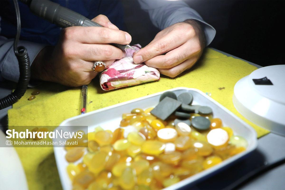 حدود ۹ سال از زمانی که مشهد از سوی شورای جهانی صنایع دستی به‌عنوان «شهر جهانی گوهرسنگ‌ها» نام‌گذاری شد، می‌گذرد و اکنون پس از ایجاد زیرساخت‌های لازم، استاندار خراسان رضوی از طرح حمایتی دولت برای راه‌اندازی کریدور ویژه تجارت گوهرسنگ‌ها ذیل پیمان‌نامه تجارت بین‌المللی ایران و اوراسیا می‌گوید.