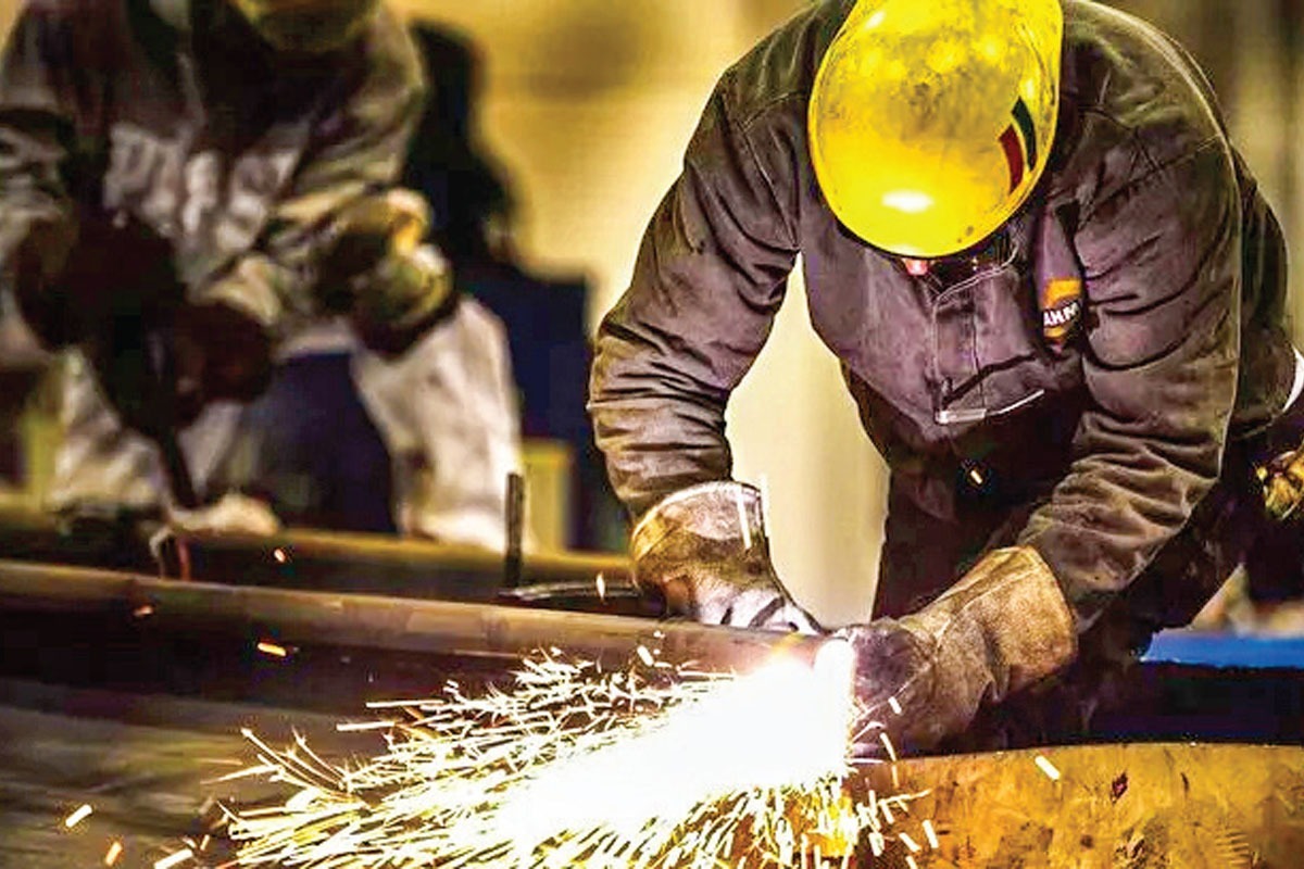 بخش خصوصی در نشست مشترک با دستگاه قضایی و مدیران حوزه برق خواستار پایان خاموشی بی‌برنامه صنایع خراسان رضوی شدند.