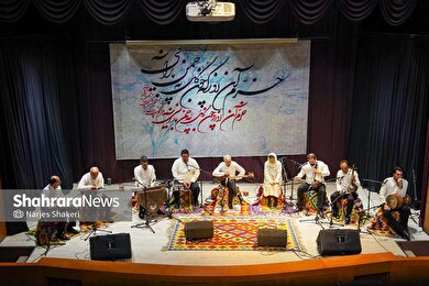 گزارش تصویری | اجرای زنده‌ گروه «پروانه» در مشهد