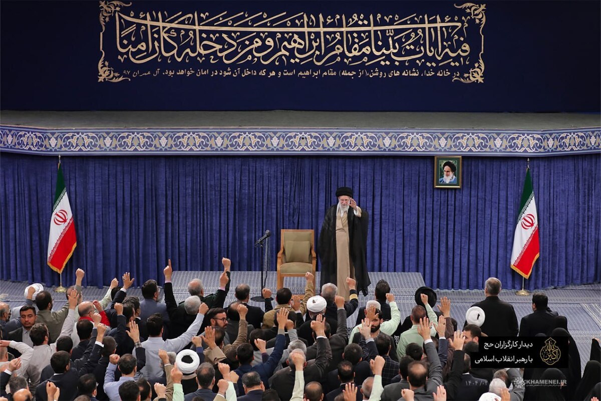 رهبر معظم انقلاب اسلامی: حج تنها فریضه‌ای است که شکل و ظاهر و ترکیب آن صد در صد سیاسی است + ویدئو (۱۴ اردیبهشت ۱۴۰۴)