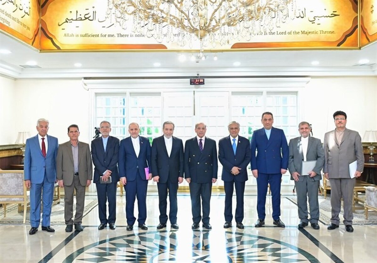 عراقچی با نخست وزیر پاکستان دیدار کرد