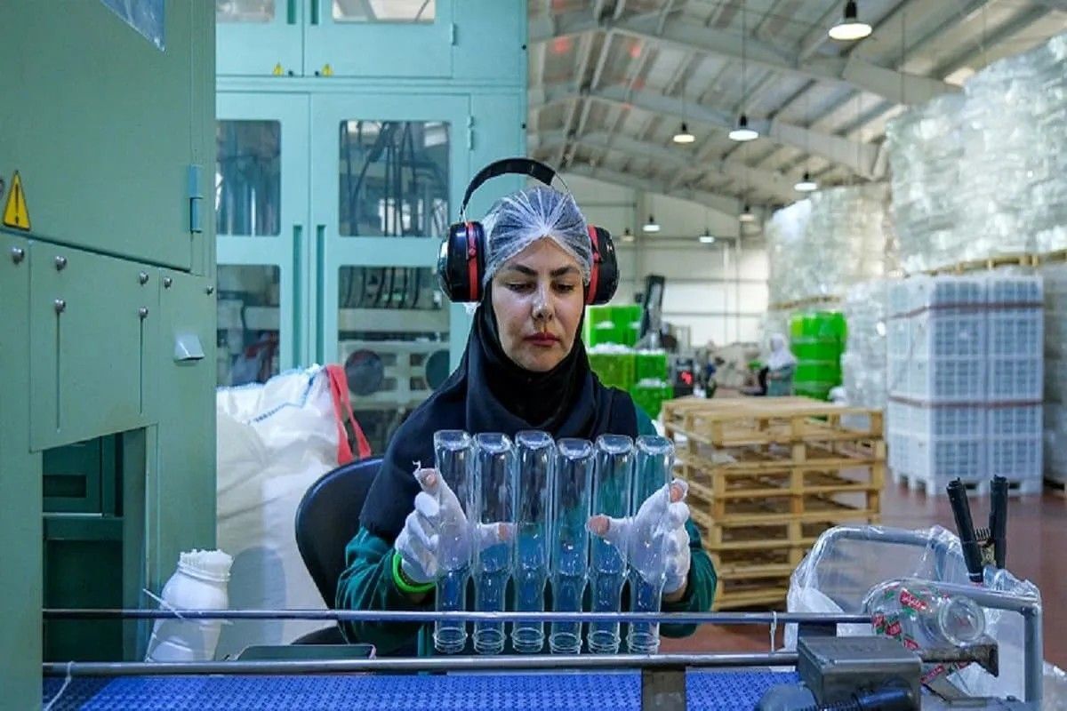 بر‌اساس داده‌های موجود نرخ مشارکت اقتصادی زنان در خراسان شمالی طی سال ۱۴۰۲ و ۱۴۰۳ فقط ۲۰ درصد گزارش شده و این نرخ نسبت به میانگین کشوری، پایین‌تر است.