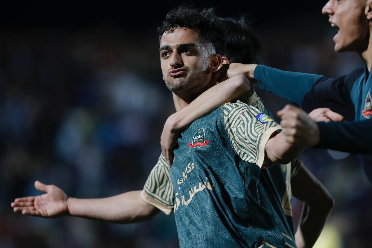 ستاره جوان تیم فوتبال شمس آذر قزوین با باشگاه پرسپولیس به توافق رسیده و احتمالا فصل بعد پیراهن این تیم را به تن خواهد کرد.